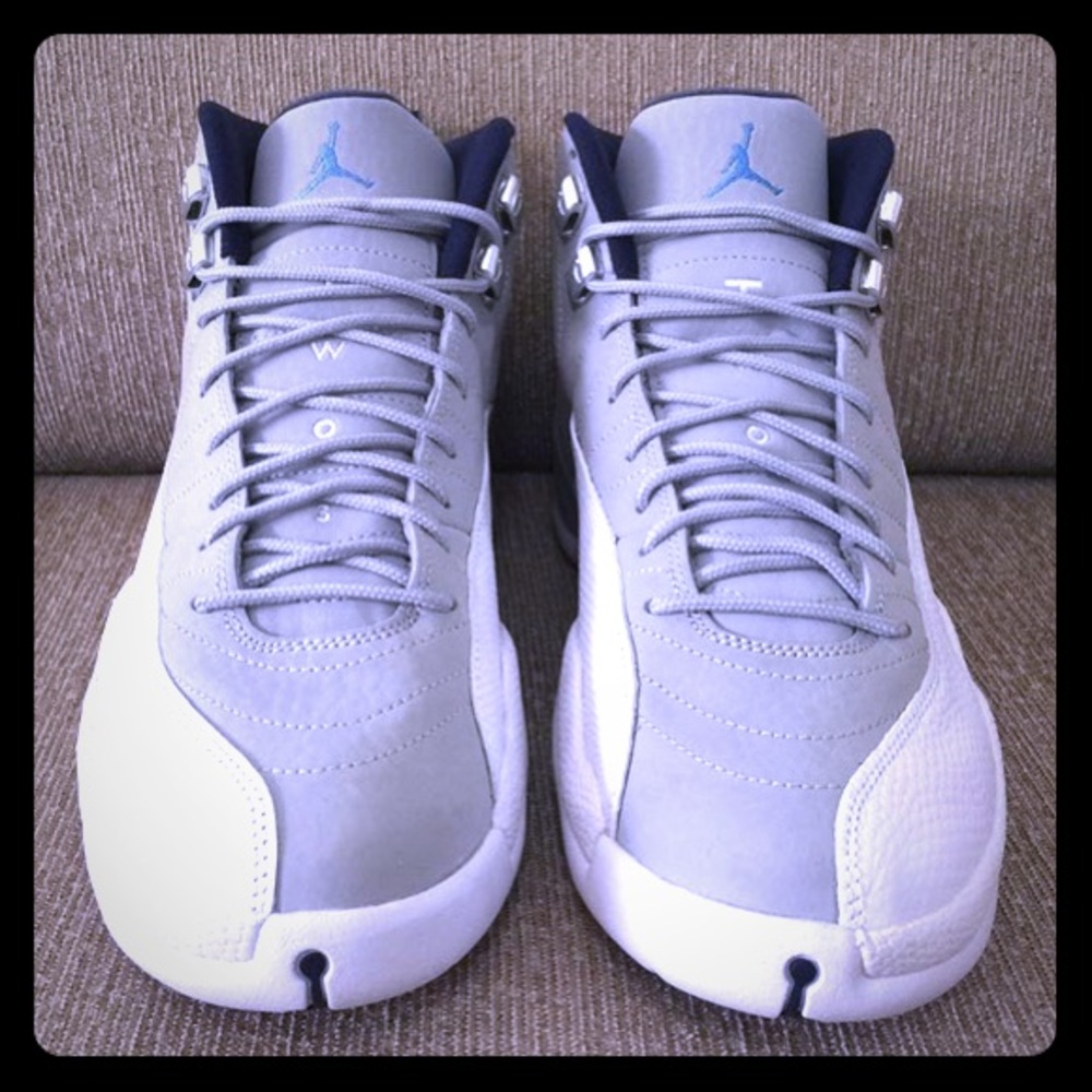Air Jordan 12 UNC